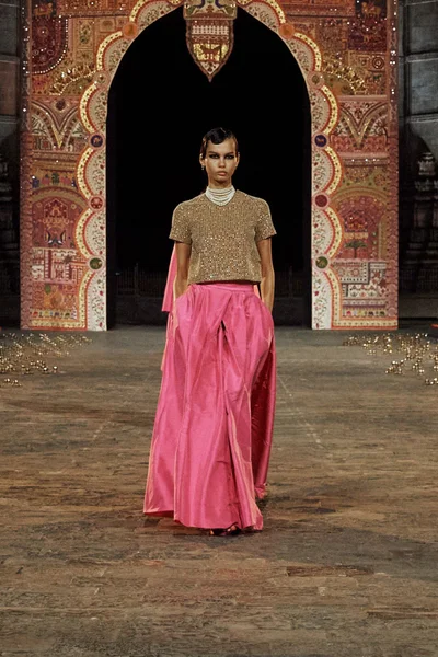 Look 53
